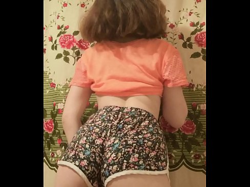 ❤️ Sexet ung babe laver en striptease ved at filme sine shorts på kamera ❤ Porno at da.xxxifuck.ru ️❤