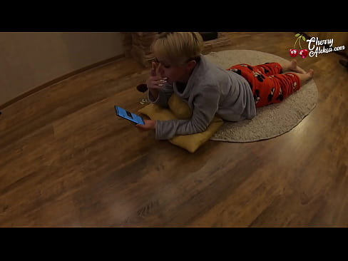 ❤️ Skør blondine suger kæmpe pik og hopper på den - analsex ❤ Porno at da.xxxifuck.ru ️❤